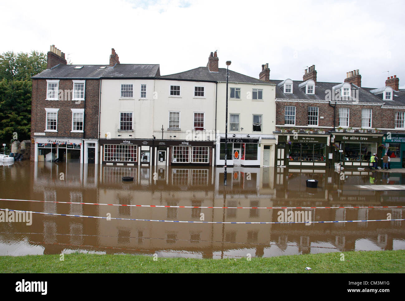 LOCAL BUSINESSES UNDER WATER CITY OF YORK CITY OF YORK NORTH YORKSHIRE ENGLAND 27 September 2012 Stock Photo