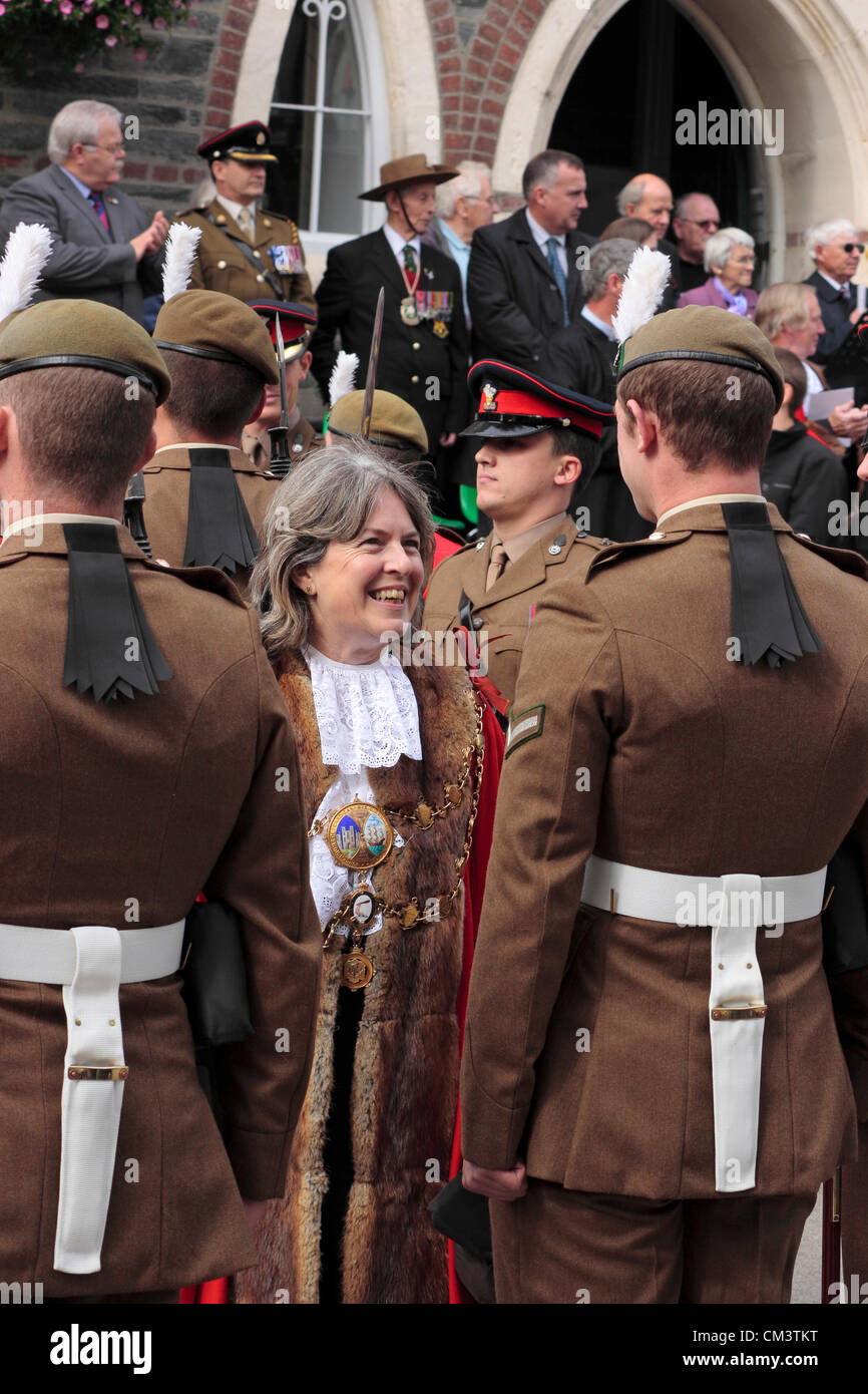 Cardigan, UK. 27th September, 2012. The Royal Welsh regiment exercising it's right to march in accordance with the freedom of the county of Ceredigion conferred upon it in 2009 on Thursday 27 September 2012.  Mayor Catrin Miles walks among the ranks and chats with each of the soldiers. Stock Photo