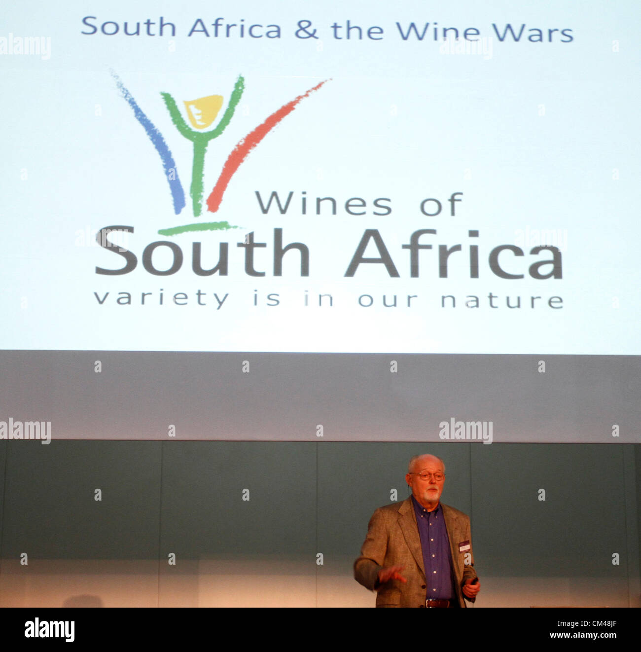 Prof Mike Veseth, author of Wine Wars, delivers the keynote speech at the Annual Nederburg Wine Auction, Paarl, South Africa, 29 September 2012. Veseth spoke about the competitiveness of the wine industry and global opportunities for South African wine producers. Stock Photo