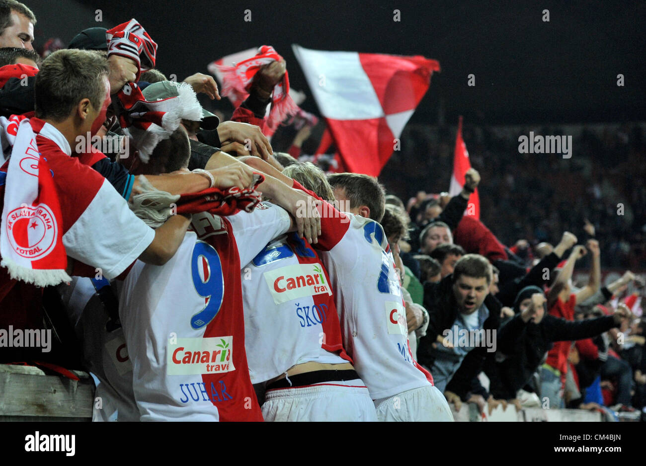 Czech Soccer - Sparta Prague v Slavia Prague. The Sparta Prague wall  defends a Slavia Prague free kick Stock Photo - Alamy