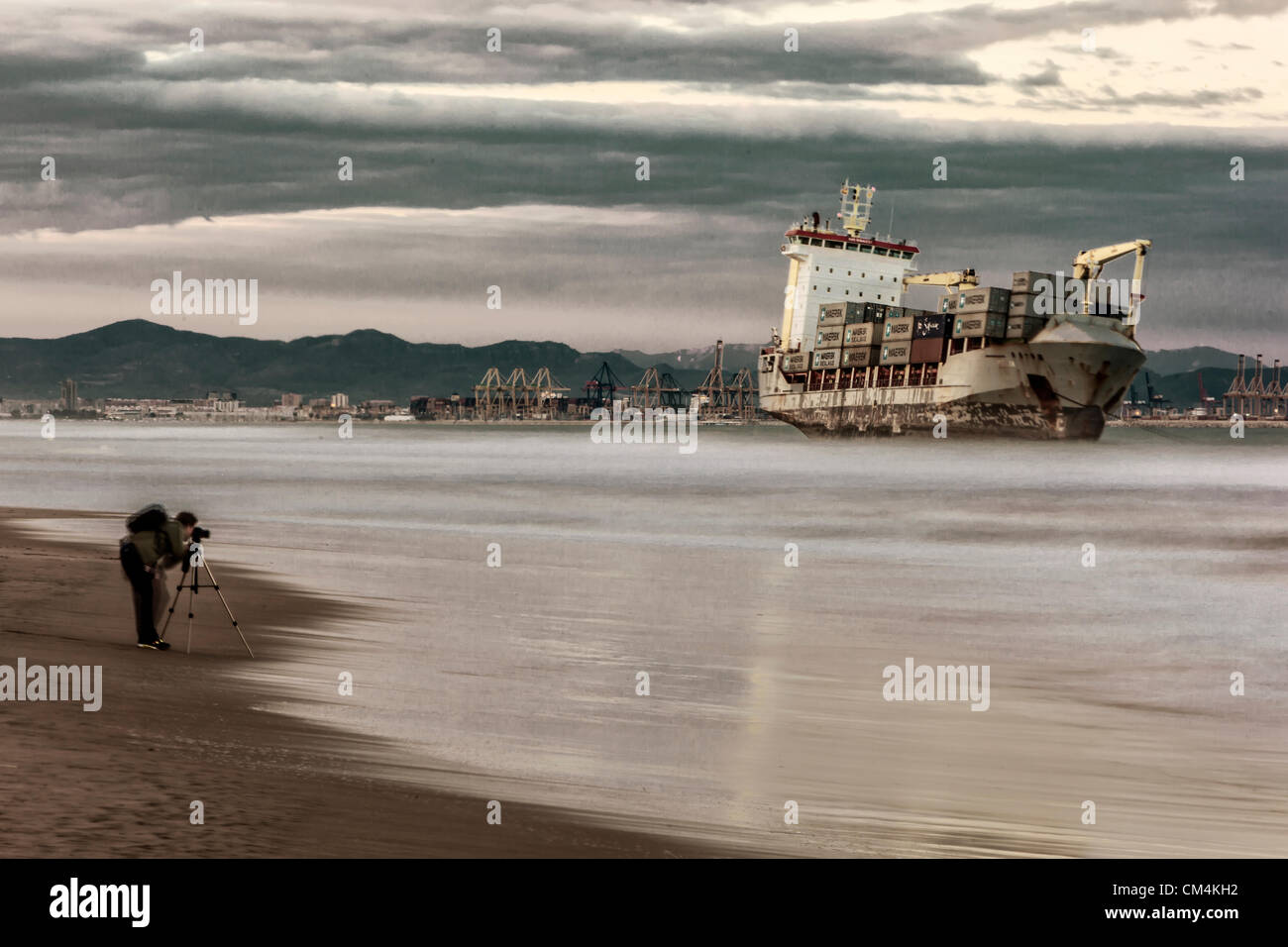 Old cargo ship hi-res stock photography and images - Alamy