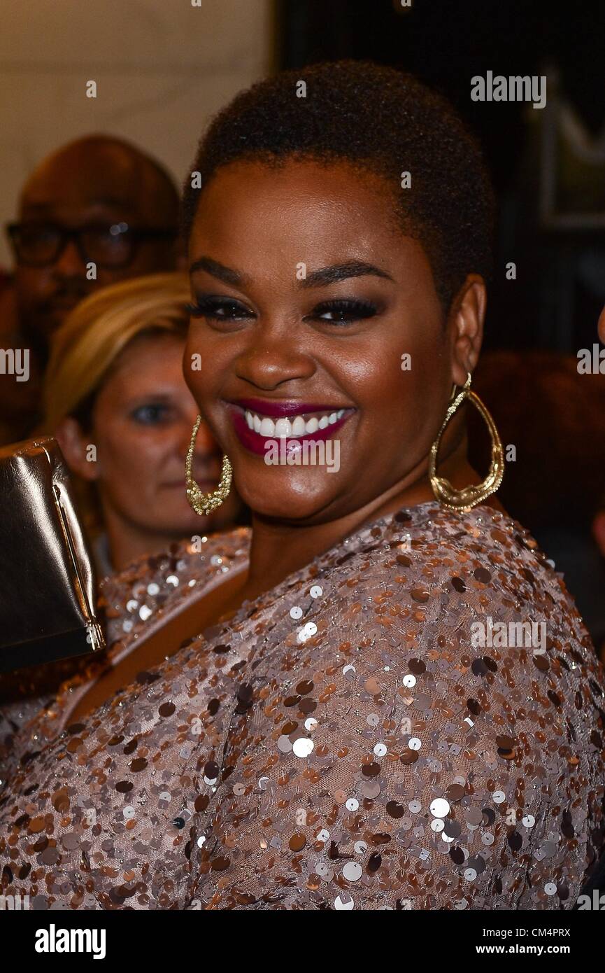New York, USA. 3rd October 2012. Jill Scott at arrivals for STEEL MAGNOLIAS New York Premiere, Paris Theatre, New York, NY October 3, 2012. Photo By: Ray Tamarra/Everett Collection Stock Photo
