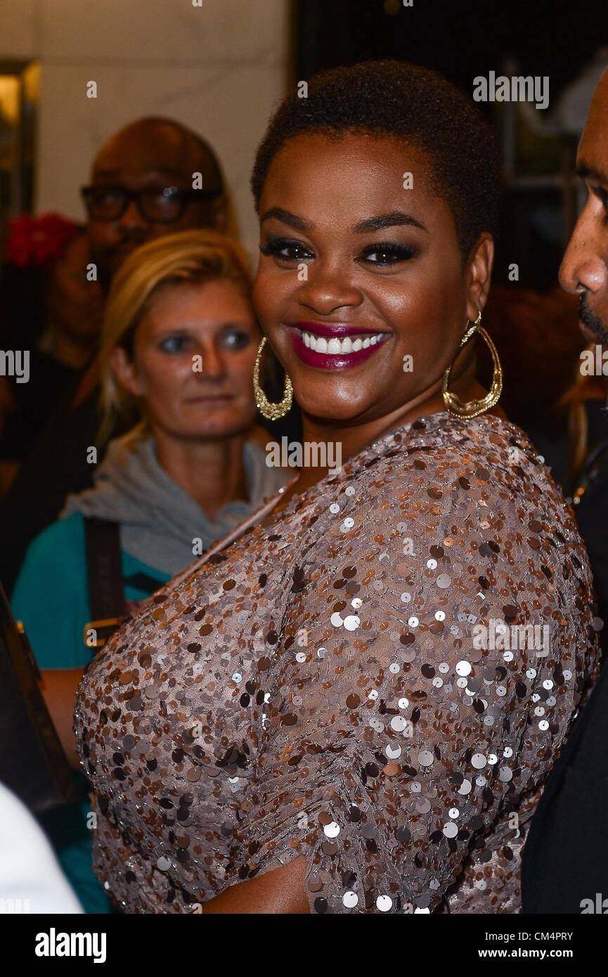 New York, USA. 3rd October 2012. Jill Scott at arrivals for STEEL MAGNOLIAS New York Premiere, Paris Theatre, New York, NY October 3, 2012. Photo By: Ray Tamarra/Everett Collection Stock Photo