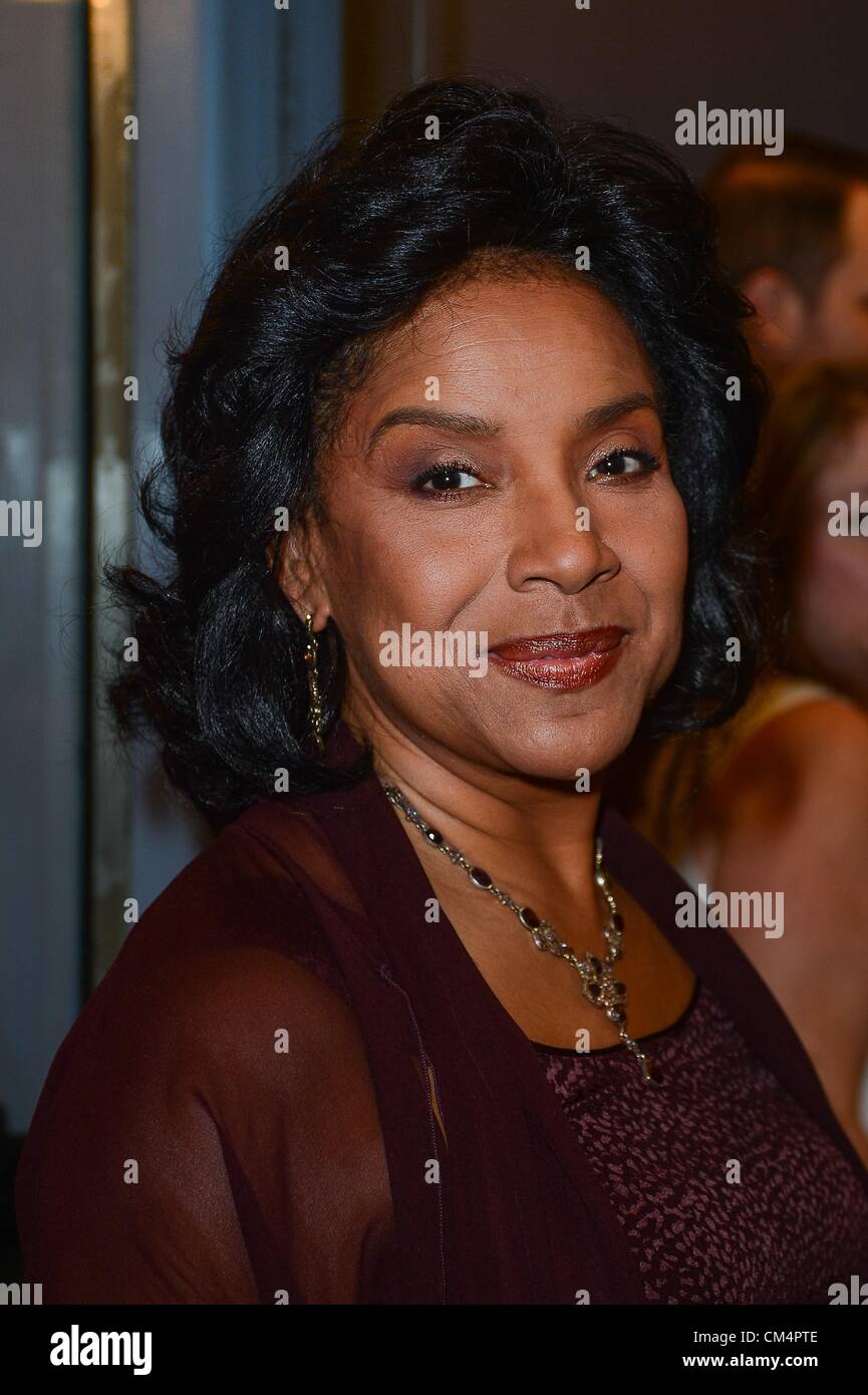 New York, USA. 3rd October 2012. Phylicia Rashad at arrivals for STEEL MAGNOLIAS New York Premiere, Paris Theatre, New York, NY October 3, 2012. Photo By: Ray Tamarra/Everett Collection Stock Photo