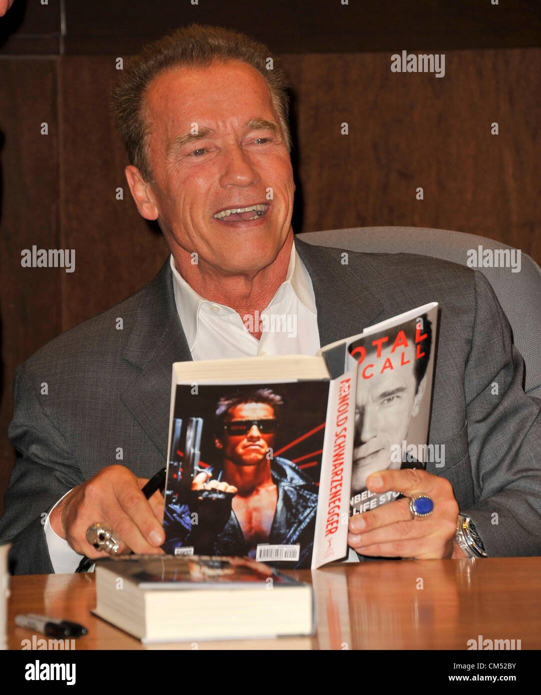 Los Angeles, California, USA. Arnold Schwarzenegger at instore