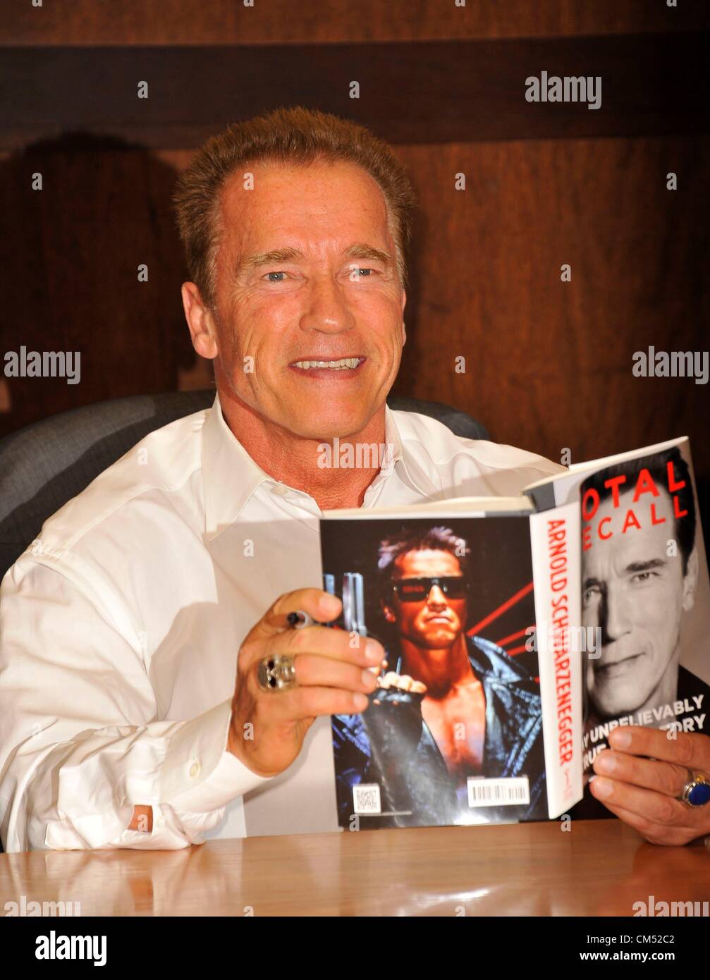 Los Angeles, California, USA. Arnold Schwarzenegger at instore