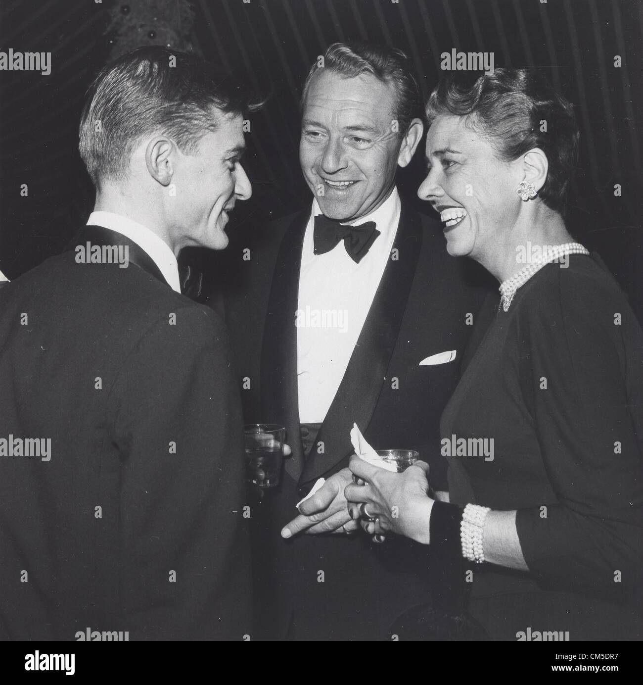 RODDY MCDOWALL with Paul Henreid and wife Elizabeth Gluck ...