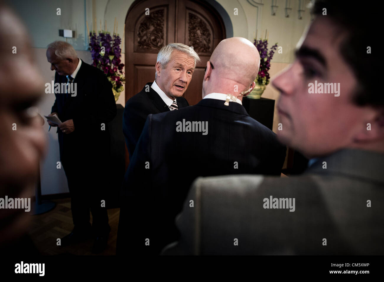 Oslo, Norway. 12th October 2012. Norwegian Nobel Committee Chairman Thorbjoern Jagland announce that EU (European Union) wins the The Nobel Peace Prize 2012 Credit: © Alexander Widding / Alamy Live News  Stock Photo