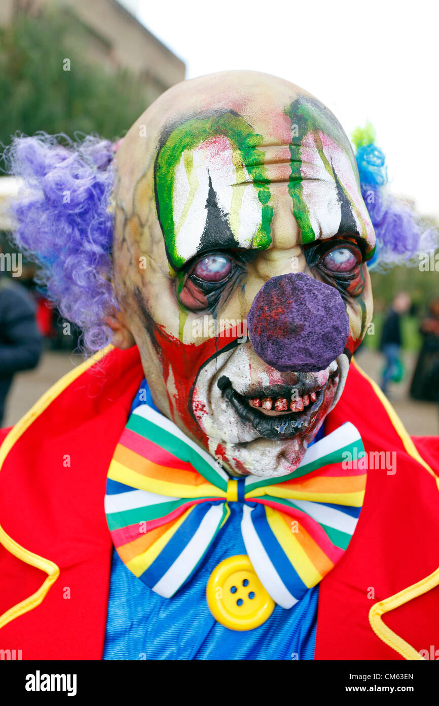 Zombie clown hi-res stock photography and images - Alamy