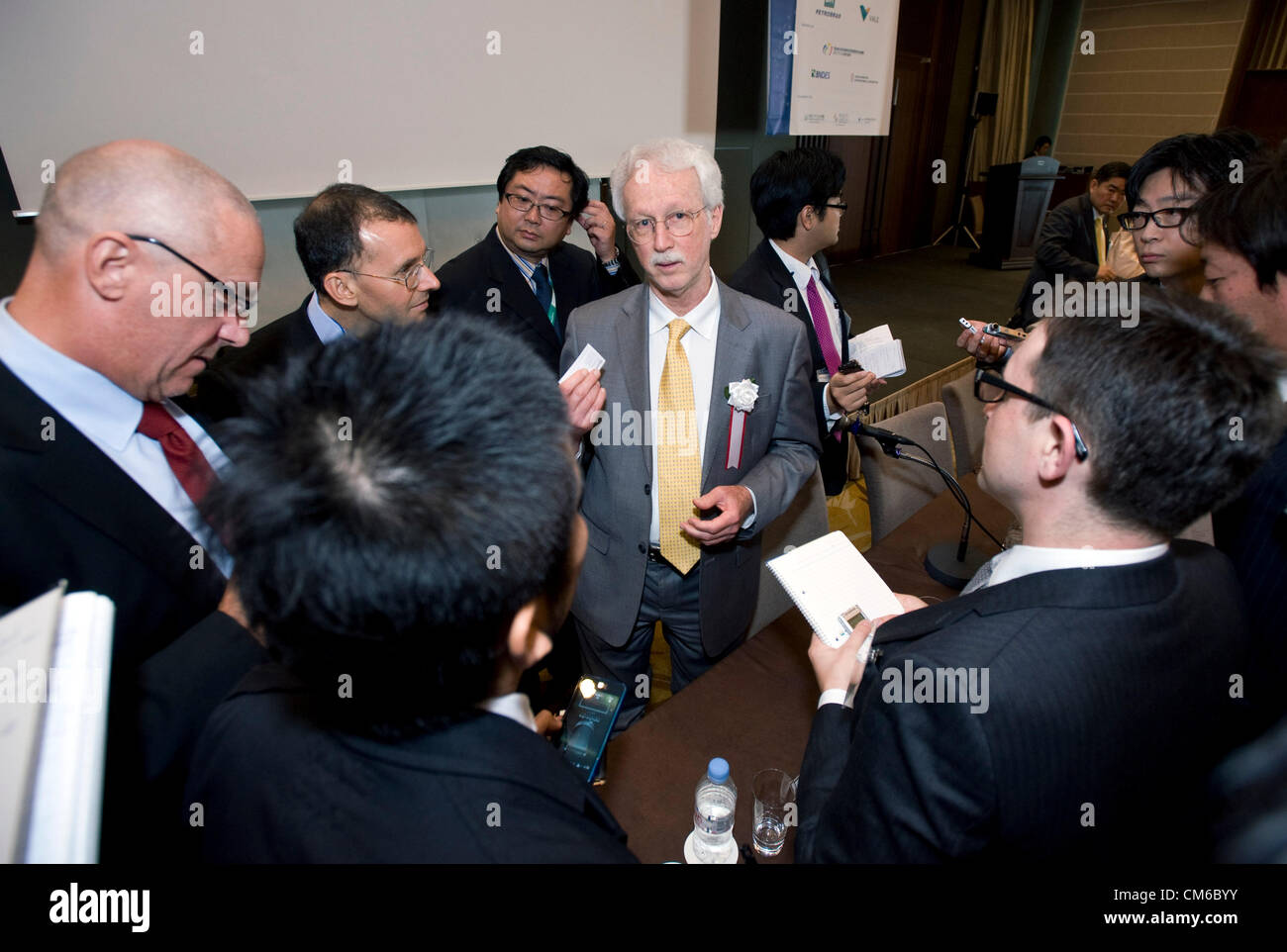 Almir Barbassa, CFO of Petrobras, speaks to journalists following his speech at the Brazil Economic Conference in Tokyo, Japan on 11 Oct. 2012. Stock Photo