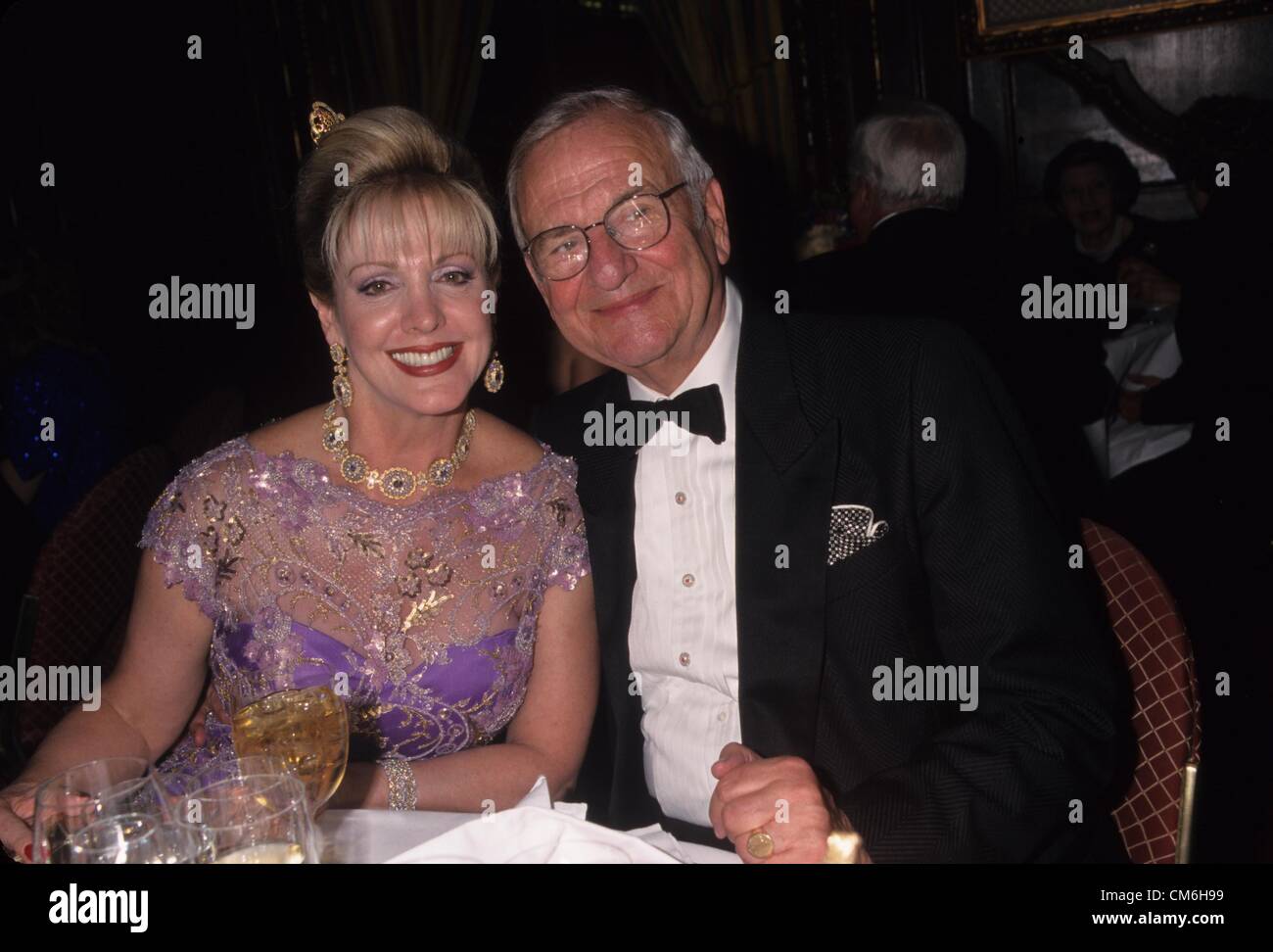 LEE IACOCCA with his girlfriend Patricia Kennedy celebrate his 75th Birthday party at Le Cirque French restaurant in New York 1999.k16927rh.Supplied by   Photos, inc.(Credit Image: © Supplied By Globe Photos, Inc/Globe Photos/ZUMAPRESS.com) Stock Photo