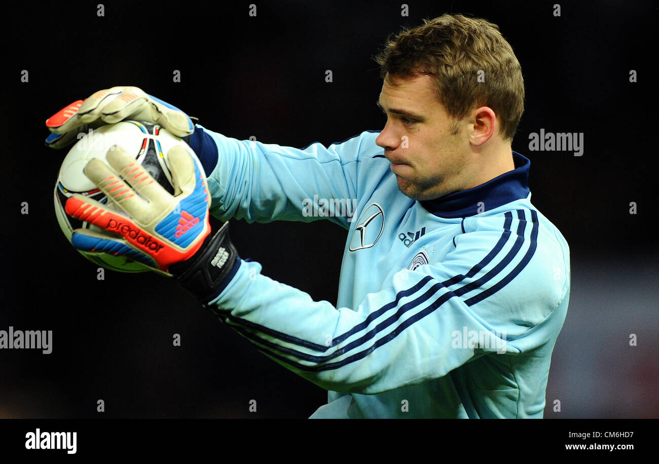 Page 2 - Sweden Goalkeeper High Resolution Stock Photography and Images -  Alamy