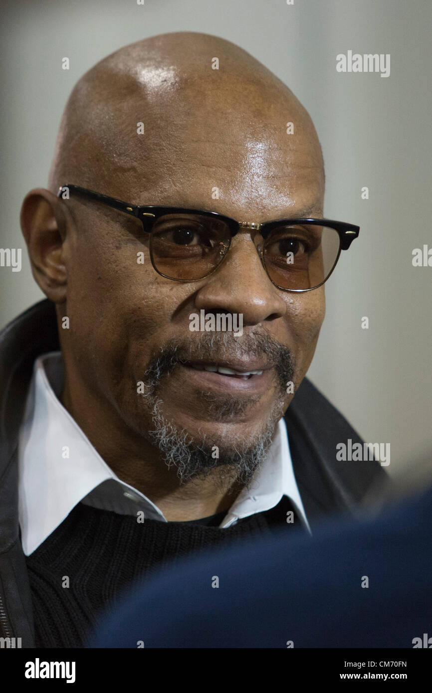 London, England, UK. Friday, 19 October 2012. Actor Avery Brooks who played Captain Benjamin Sisko in the series 'Deep Space Nine'. Destination Star Trek London takes place at the ExCel Exhibition Centre in East London from 19-21 October 2012. Stars attending the opening photocall. Picture credit: Nick Savage/Alamy Live News Stock Photo