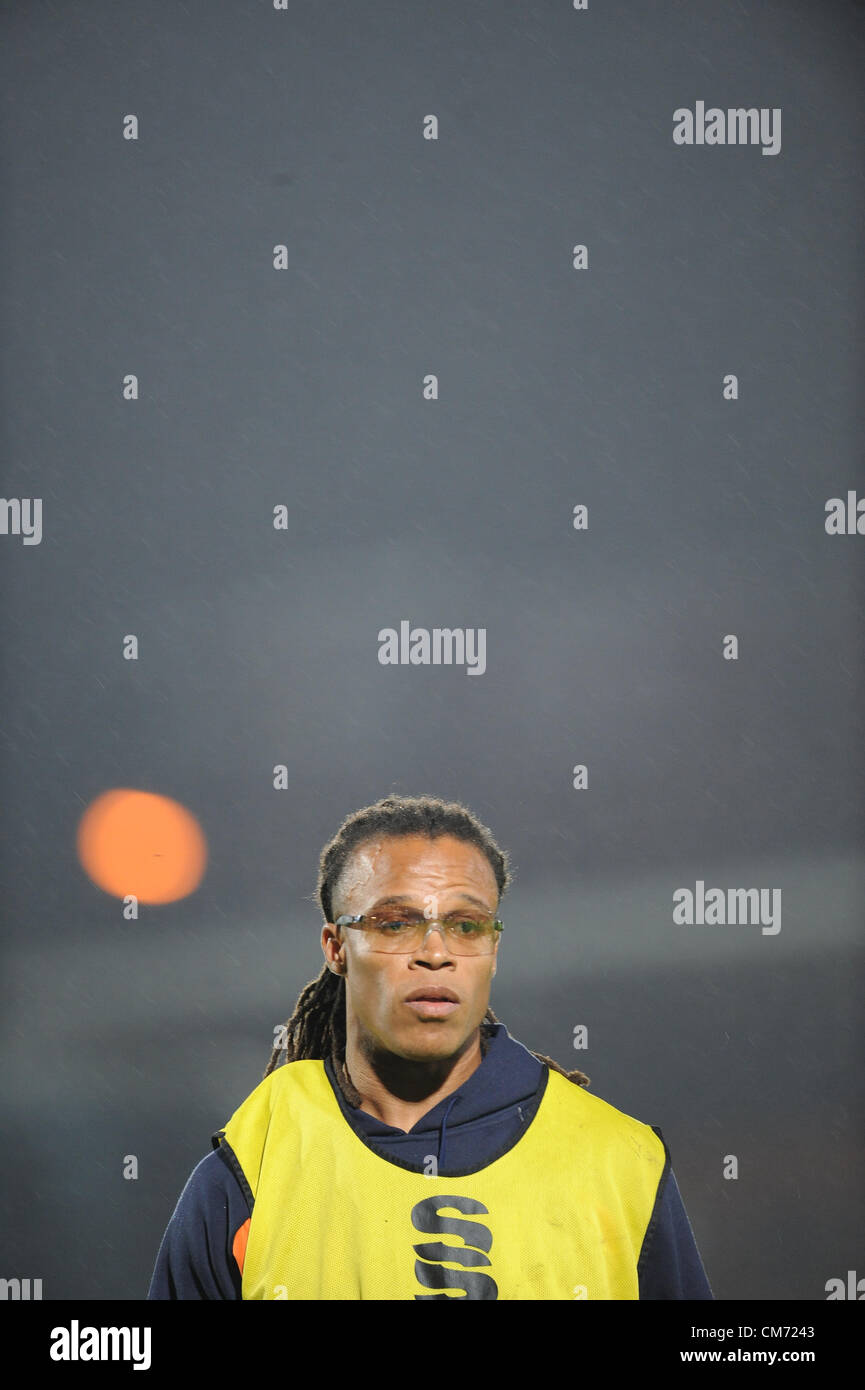 Barnet, England. 19th October 2012. Edgar Davids warms up before the League Two game between Barnet and Northampton Town from the Underhill Stadium Credit:  Action Plus Sports Images / Alamy Live News Stock Photo