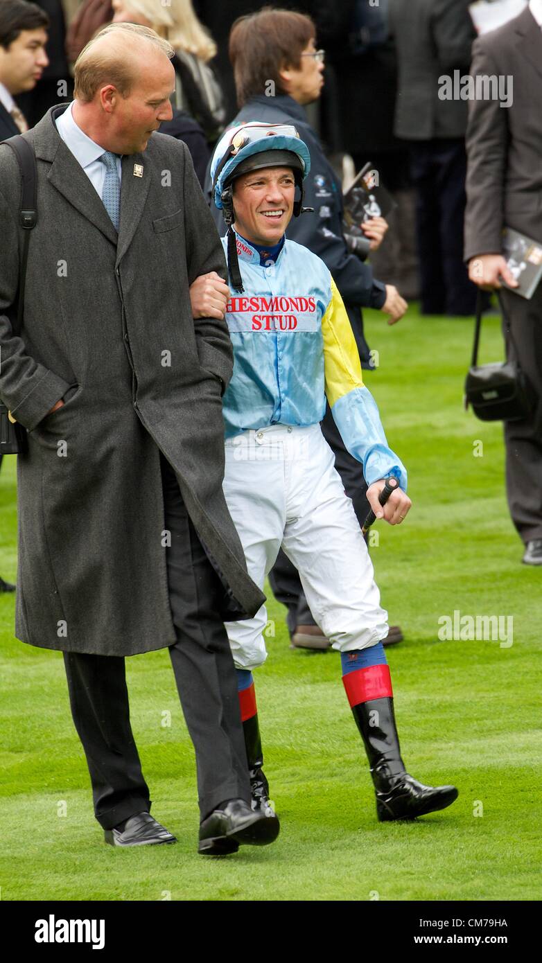 Ascot, UK. 20th October, 2012. Jockey Frankie Dettori walks the parade ring at Ascot with trainer Ed Dunlop, prior to riding Testosterone in the Qipco British Champions Fillies' And Mares Stakes Stock Photo