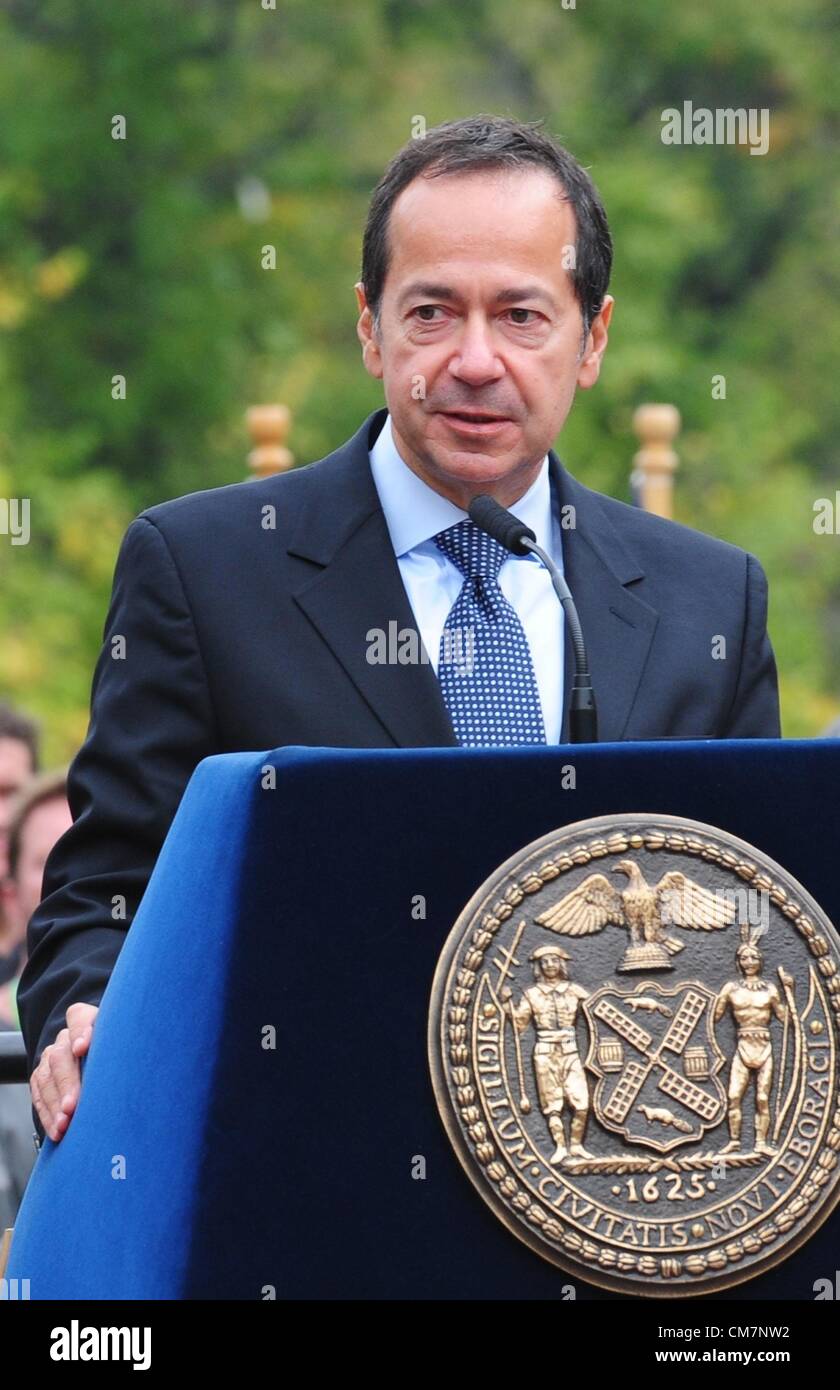 John paulson hi-res stock photography and images - Alamy