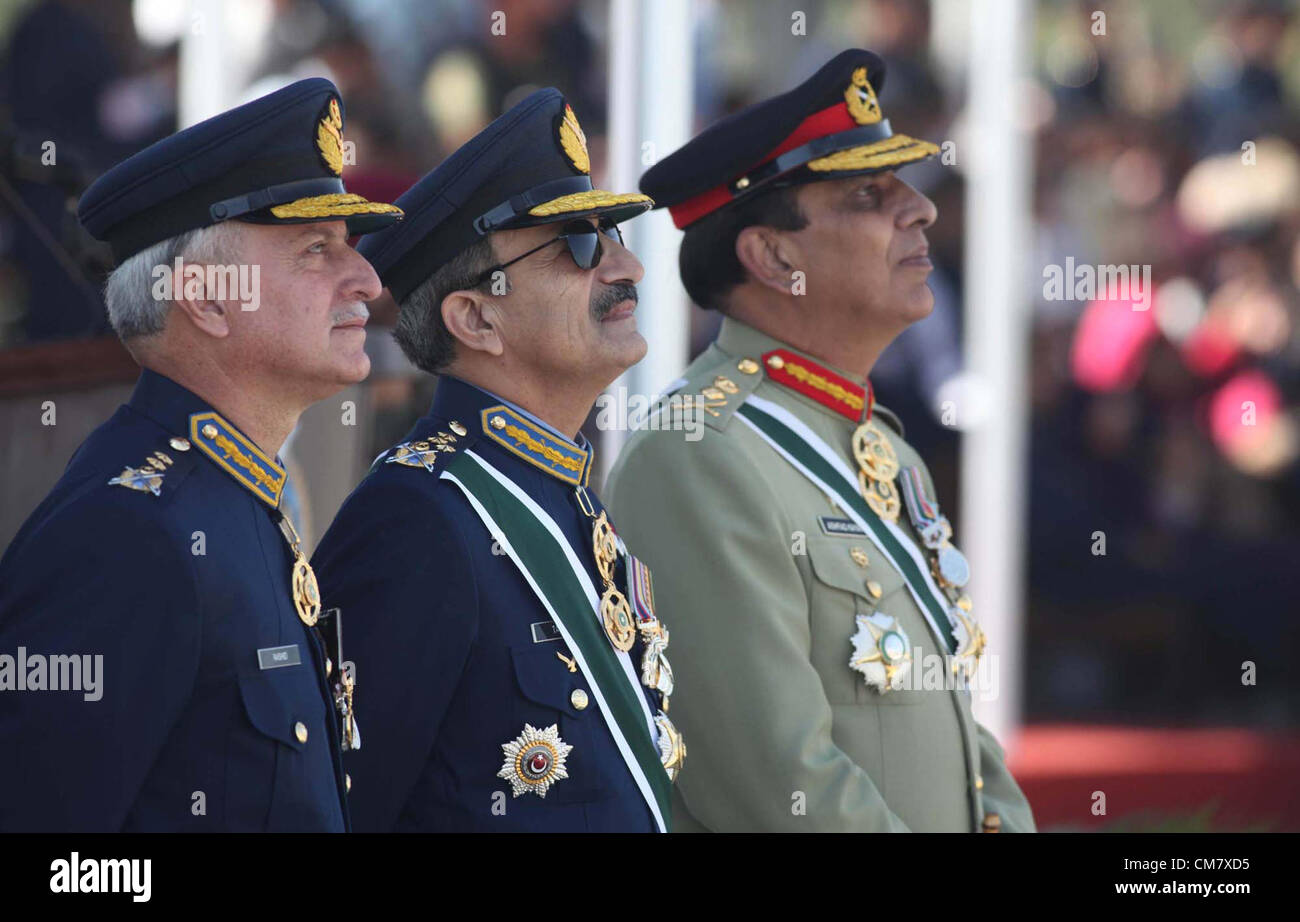 Chief of the Army Staff, Gen.Ashfaq Pervez Kiyani and Chief of the Air ...
