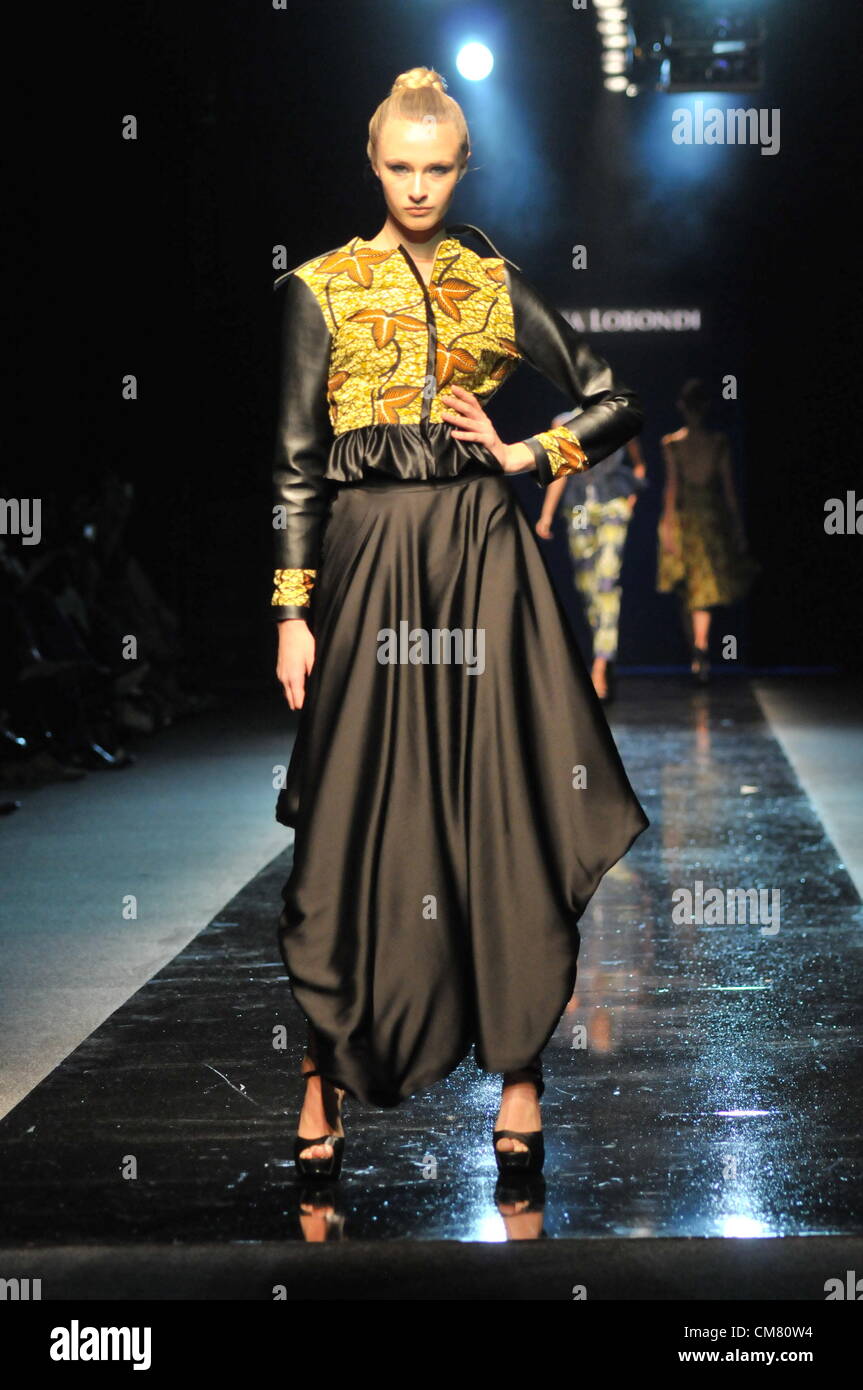 Black Model Ramp Walk African Model Ramp Walk High Resolution Stock Photography and Images ...