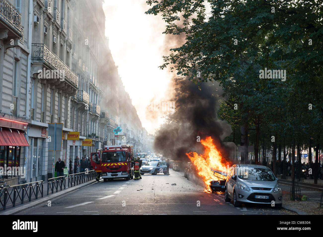 PARIS, FRANCE, 25th October 2012. Early evening car fire near to the Place De Clichy, Paris, France. Stock Photo
