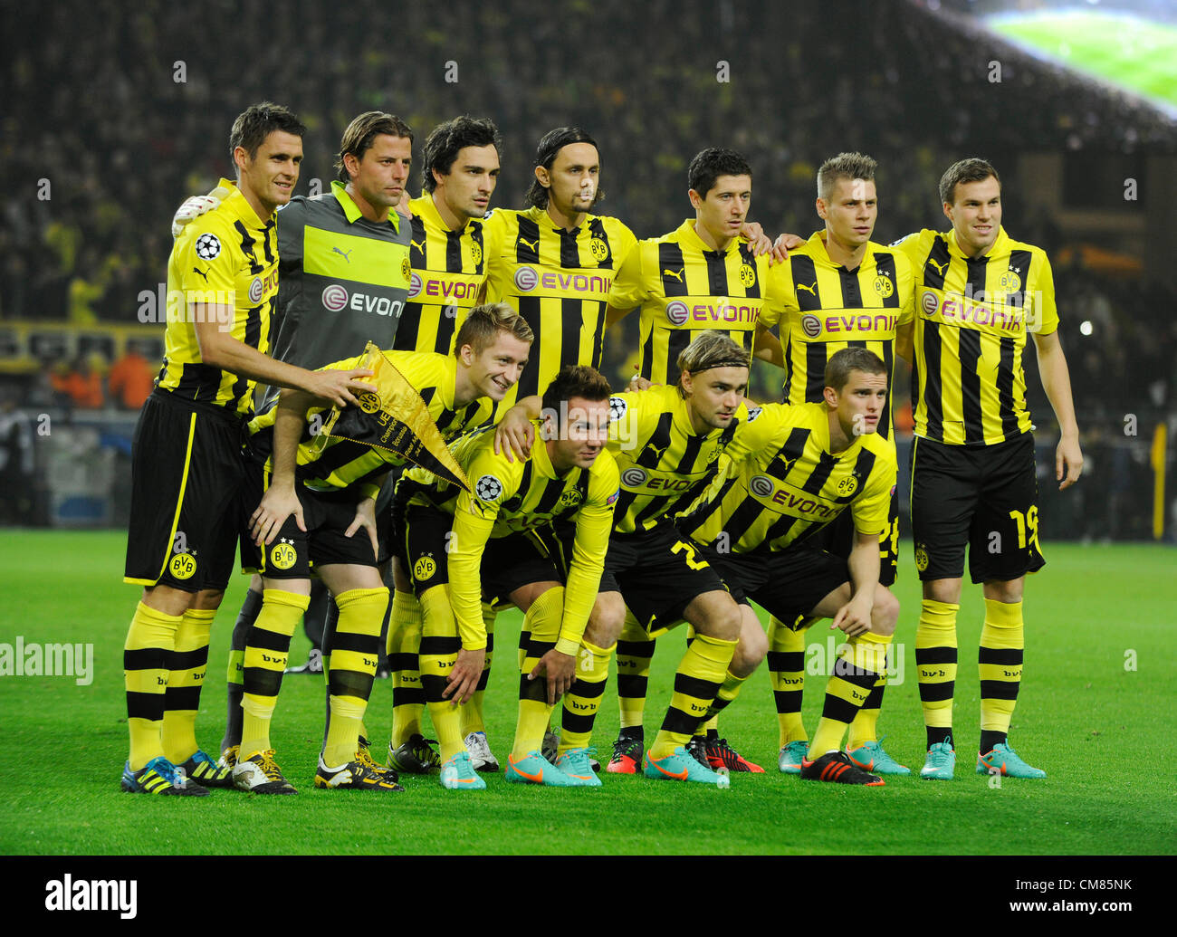 Dortmund, Germany. 24.10.2012,Football Champions League Group Phase 3rd matchday, Borussia Dortmund - Real Madrid -----  Team photo Dortmund, back row from left.: Sebastian Kehl (BVB),Torwart Roman Weidenfeller (BVB),Mats Hummels (BVB),Neven Subotic (BVB),Robert Lewandowski (BVB),Lukasz Piszczek (BVB),Kevin Großkreutz (Grosskreutz) (BVB); front row from left.:Marco Reus (BVB),Mario Götze (Goetze) (BVB), Marcel Schmelzer (BVB),Sven Bender Stock Photo