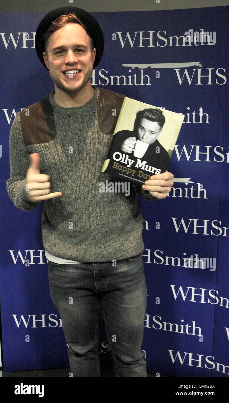 Singer & TV presenter Olly Murs attend 'Happy Day's book signing in association with WH Smith at Meadowhall, Sheffield, UK Stock Photo