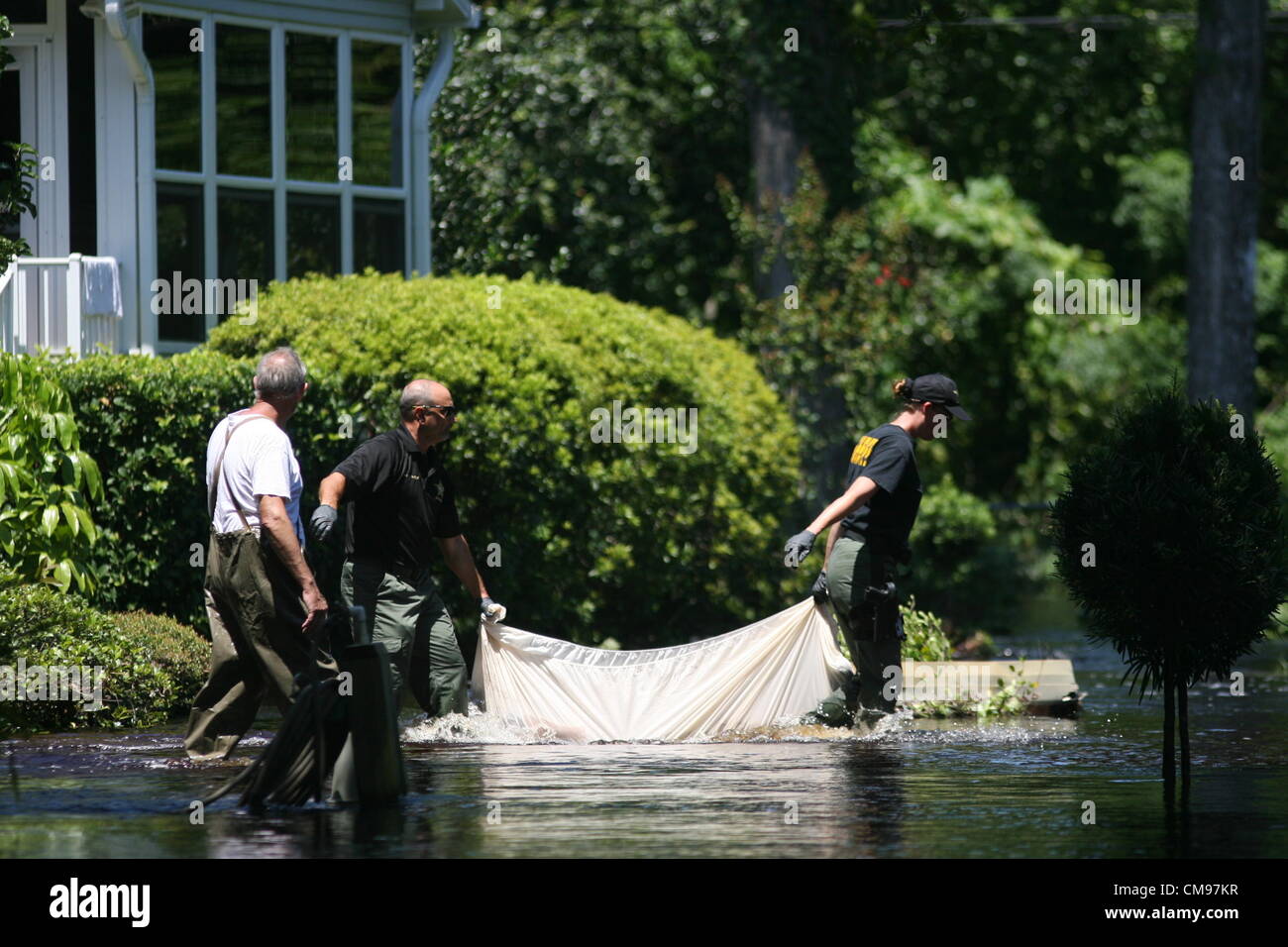 Flooded garage hires stock photography and images Alamy