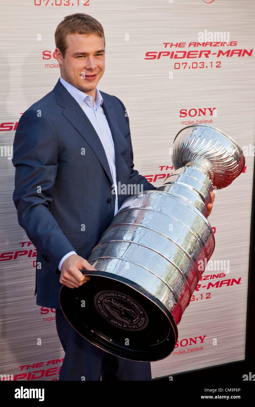 Dustin brown stanley cup hi-res stock photography and images - Alamy