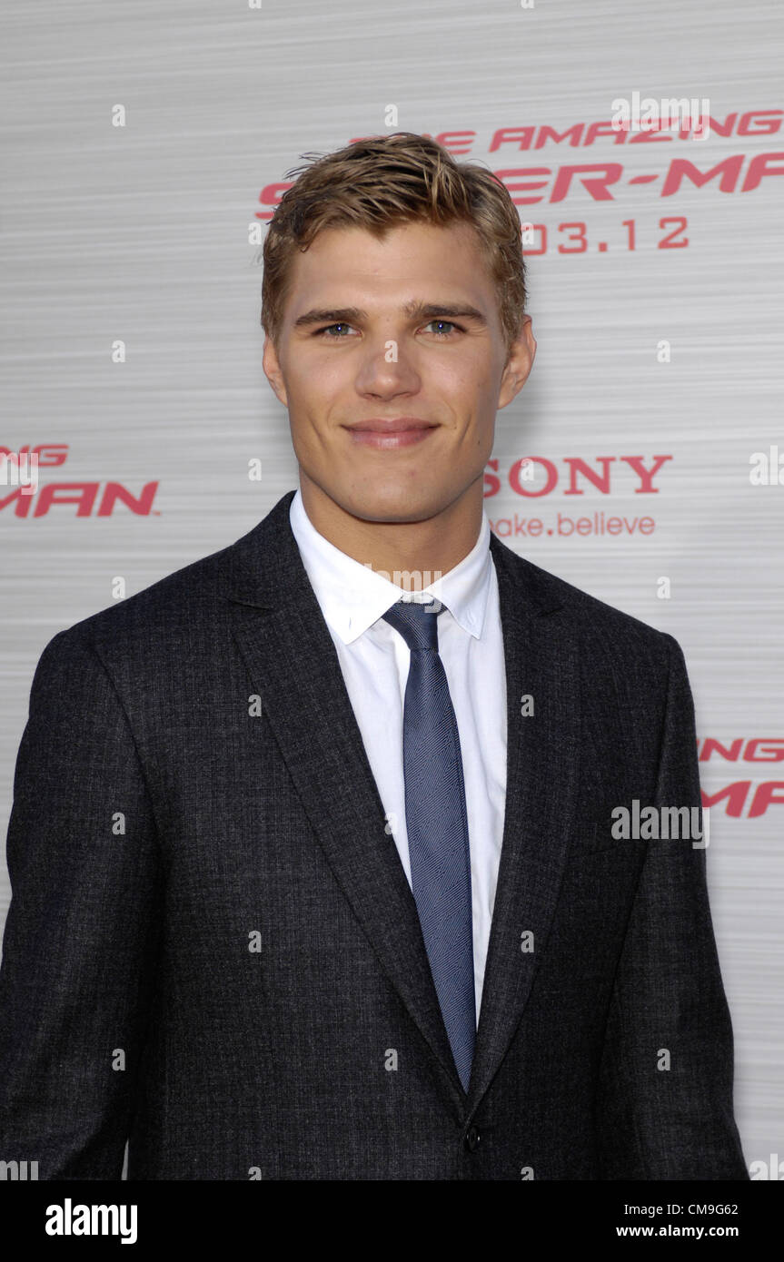 Chris zylka in spider man hires stock photography and images Alamy(03)