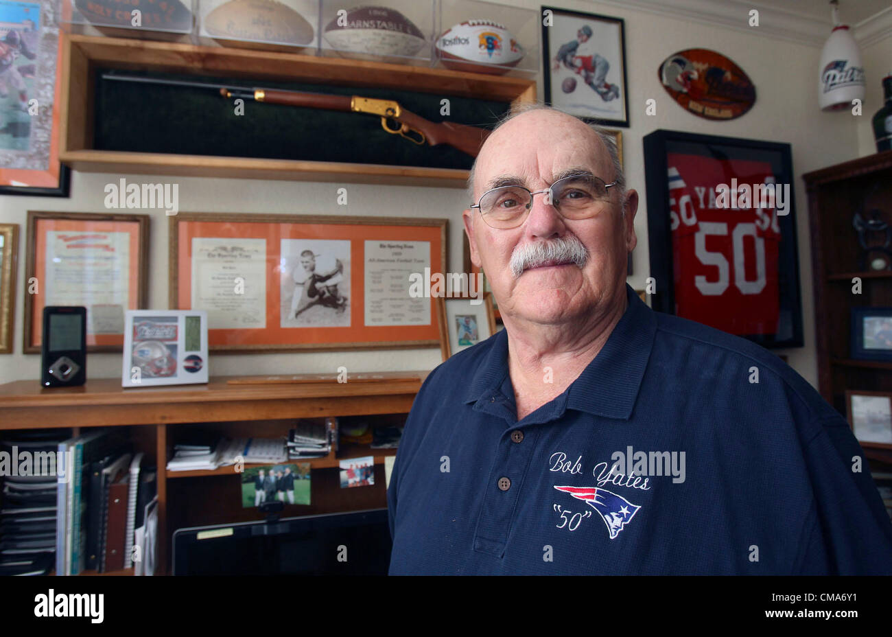 Bob Yates, former Patriots professional football player at his home on February 2, 2012 Tom Reel/ San Antonio Express-News Stock Photo