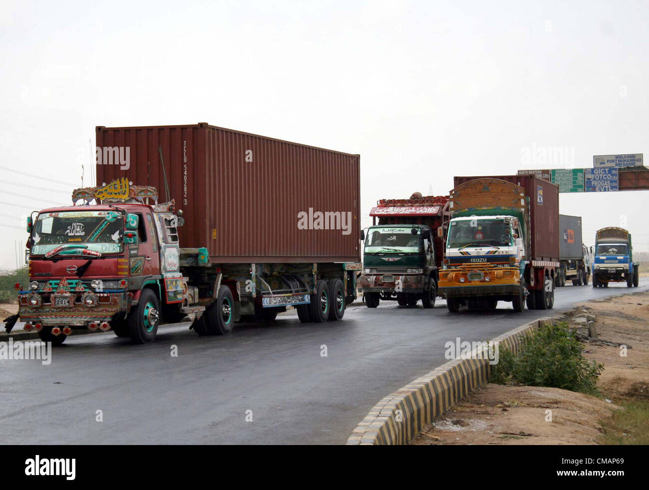 Karachi Truck High Resolution Stock Photography And Images Alamy