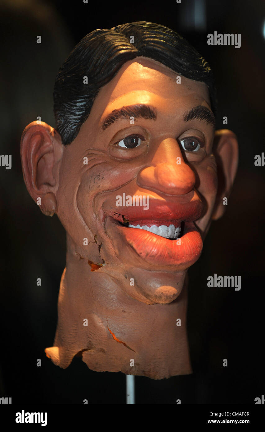 Spitting image puppet hires stock photography and images Alamy