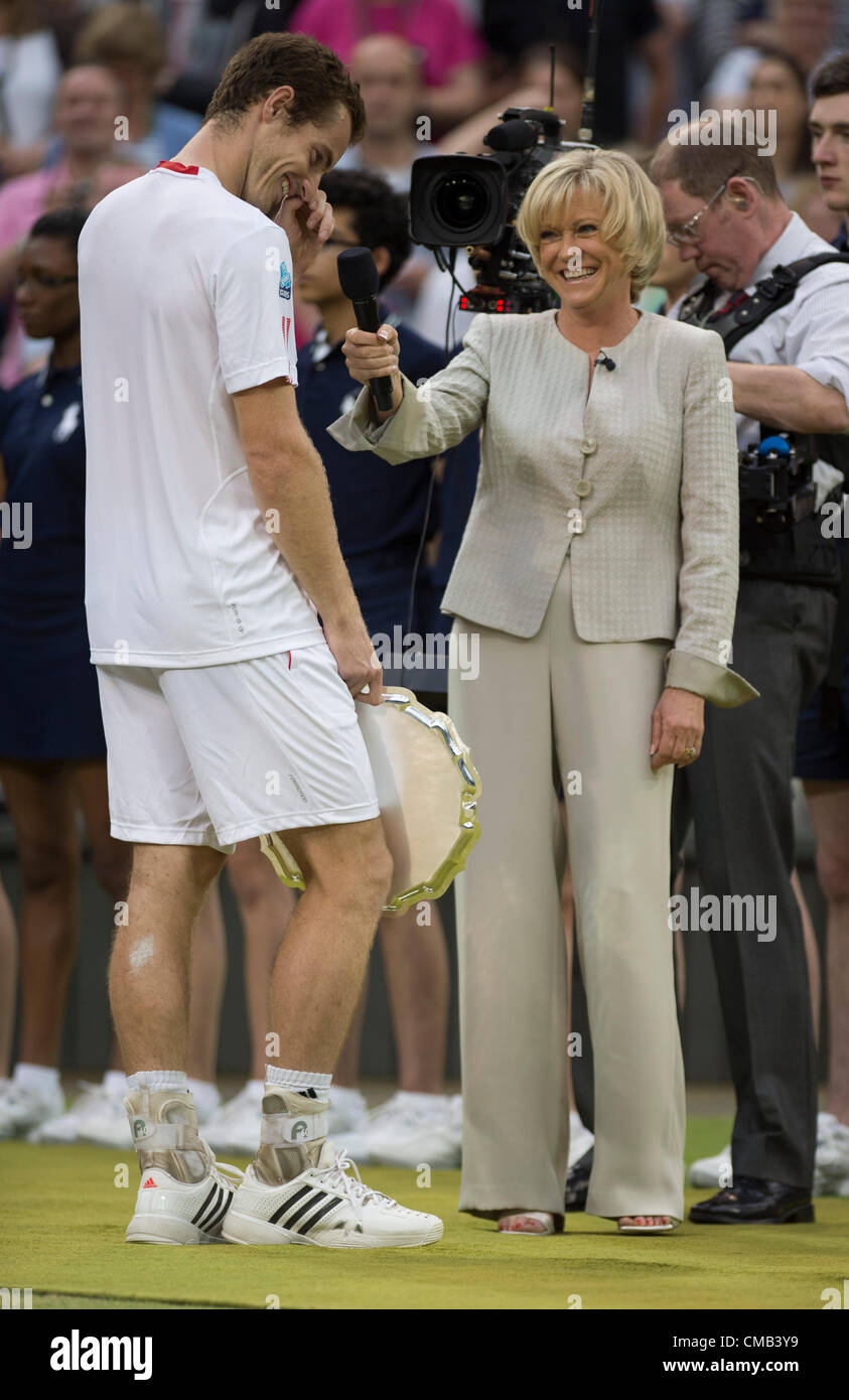 Runner up trophy on centre court wimbledon hires stock photography and