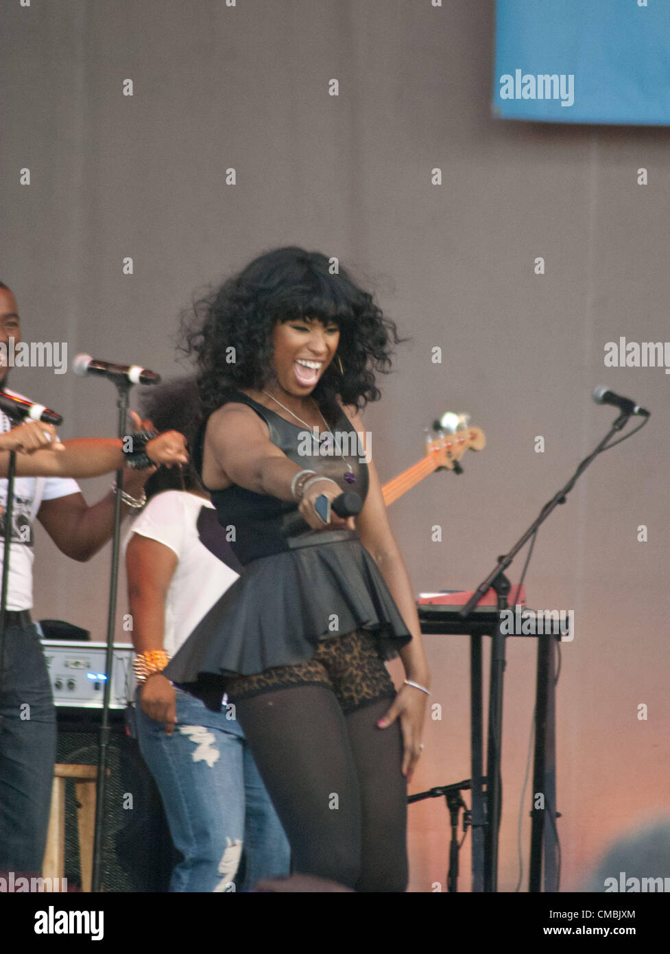 Academyaward winner and super star Jennifer Hudson sings at the