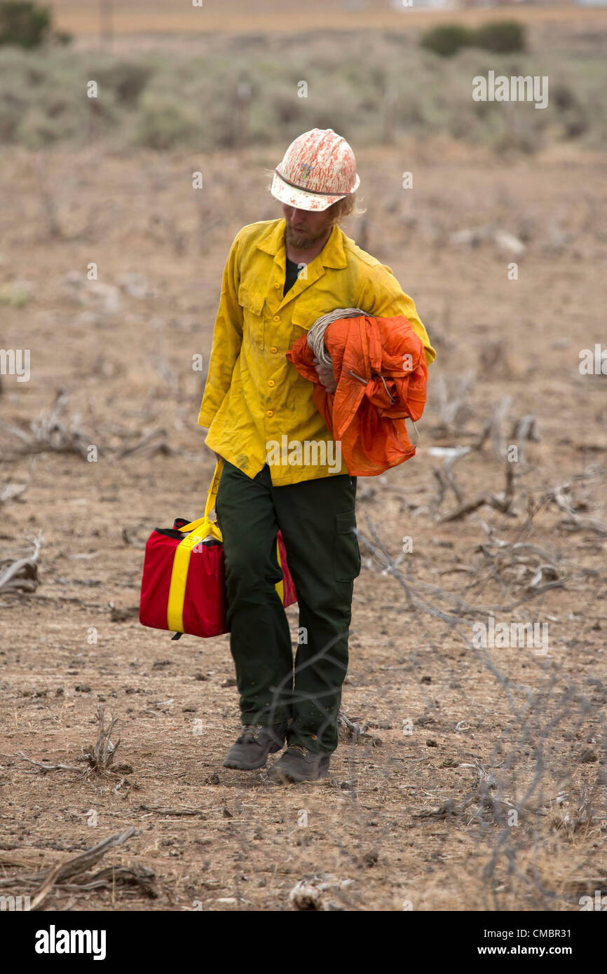 Smoke jumper wildfire hi-res stock photography and images - Alamy