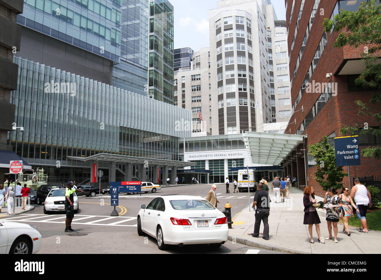 Wang Building Mgh Address Massachusetts General Hospital High Resolution Stock Photography And Images  - Alamy