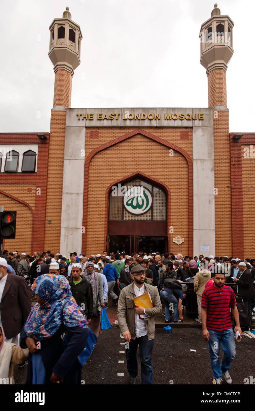 Ramadan at east london mosque hires stock photography and images Alamy
