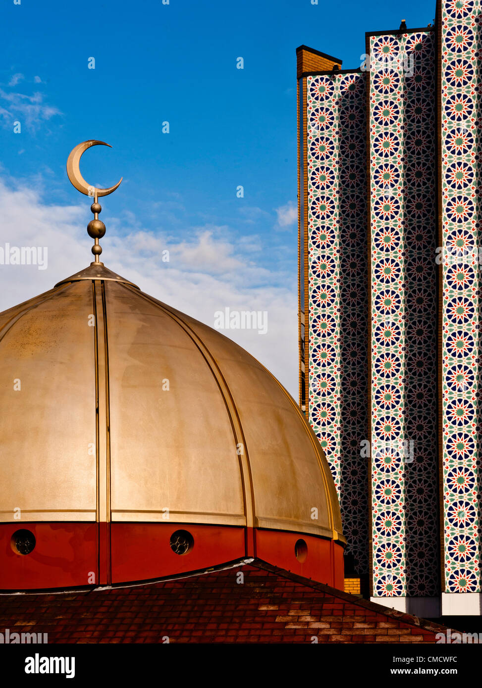 ramadan bazaar east london mosque