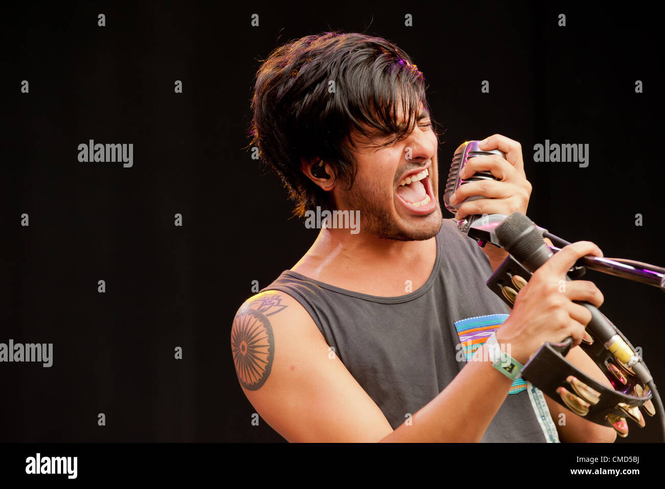 Sameer gadhia singing hi-res stock photography and images - Alamy