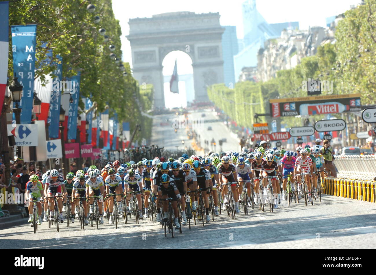 22.07.2012. Rambouillet to Paris, France.  Stage 20. Rambouillet - Paris as the peleton arrives in Paris Stock Photo