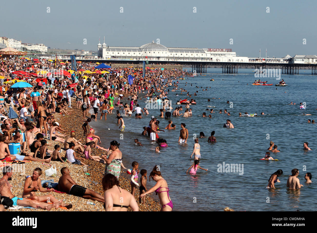 Brighton beach hot hi-res stock photography and images