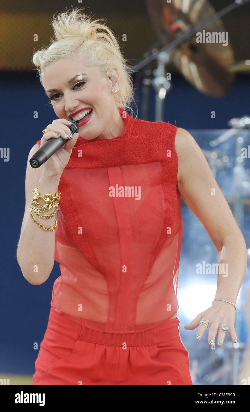 No Doubt Gwen Stefani On Stage For No Doubt In Concert On Good Morning