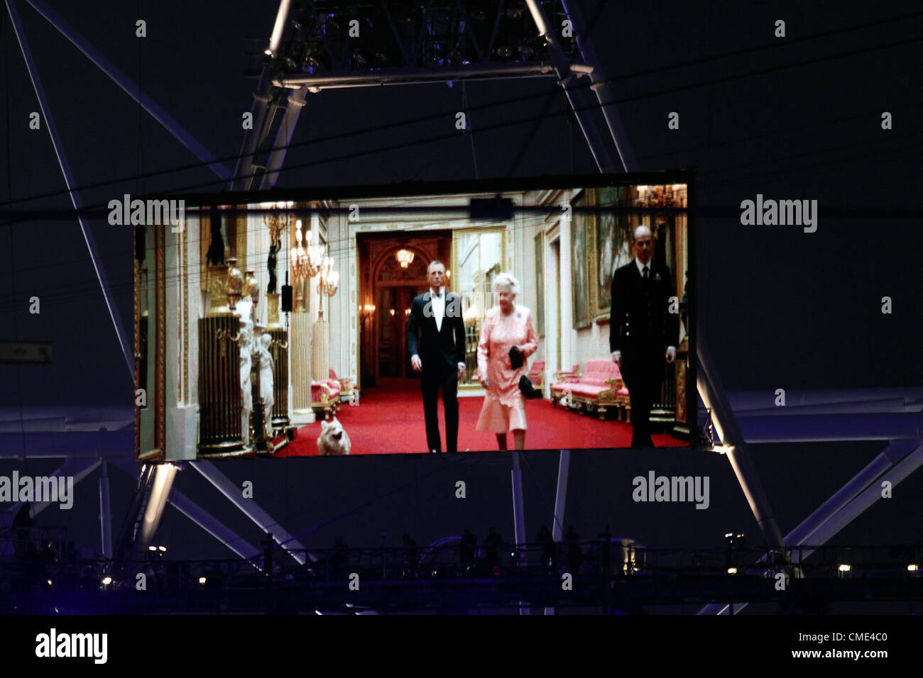 JAMES BOND & HER MAJESTY THE QUEEN ON THE BIG SCREEN LONDON 2012