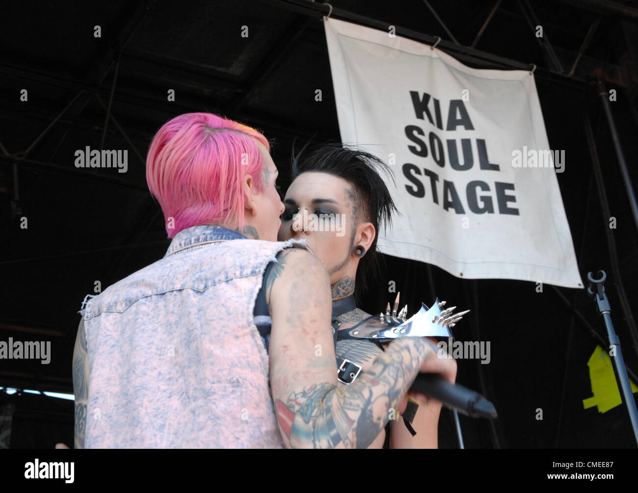 VANS WARP TOUR 2012 brings BLOOD ON THE DANCE FLOOR out of the dark