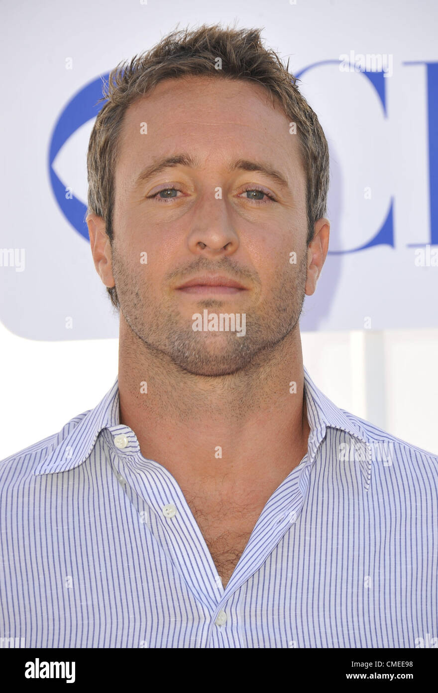 Alex oloughlin hi-res stock photography and images - Alamy