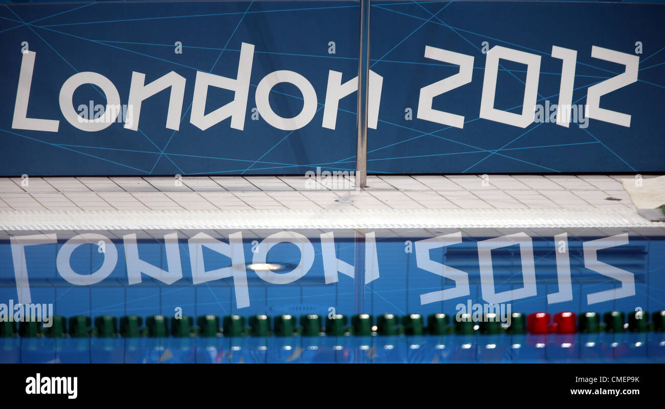 LONDON 2012 LOGO AQUATICS CENTRE STRATFORD LONDON ENGLAND 30 July 2012 Stock Photo