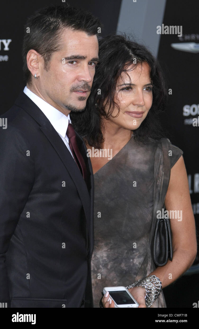 COLIN FARRELL & CLAUDINE FARRELL TOTAL RECALL. PREMIERE HOLLYWOOD LOS ANGELES CALIFORNIA USA 01 August 2012 Stock Photo