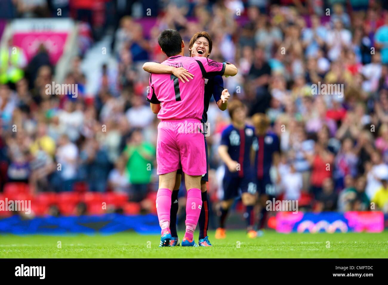 UK. 04.08.2012 Manchester, England. Japan goalkeeper Shuichi Gonda celebrates with team mates after the quarter final match between Japan and Egypt at Old Trafford. Stock Photo