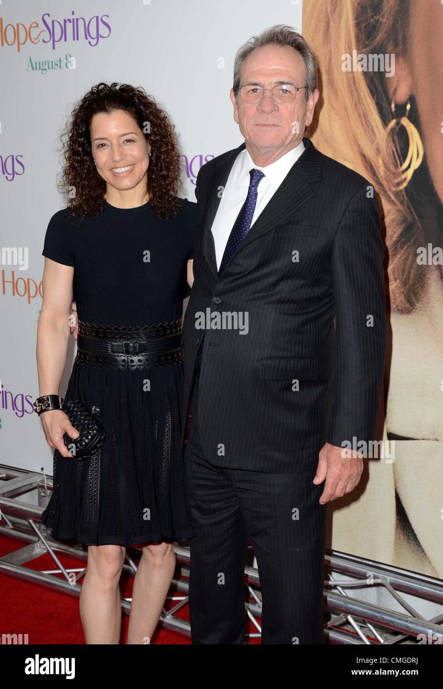 USA. Dawn Laurel Jones, Tommy Lee Jones at arrivals for HOPE SPRINGS