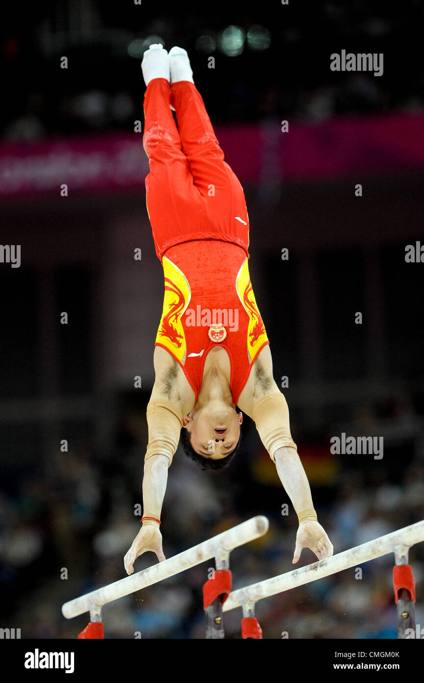 Parallel bars gymnastics apparatus hires stock photography and images