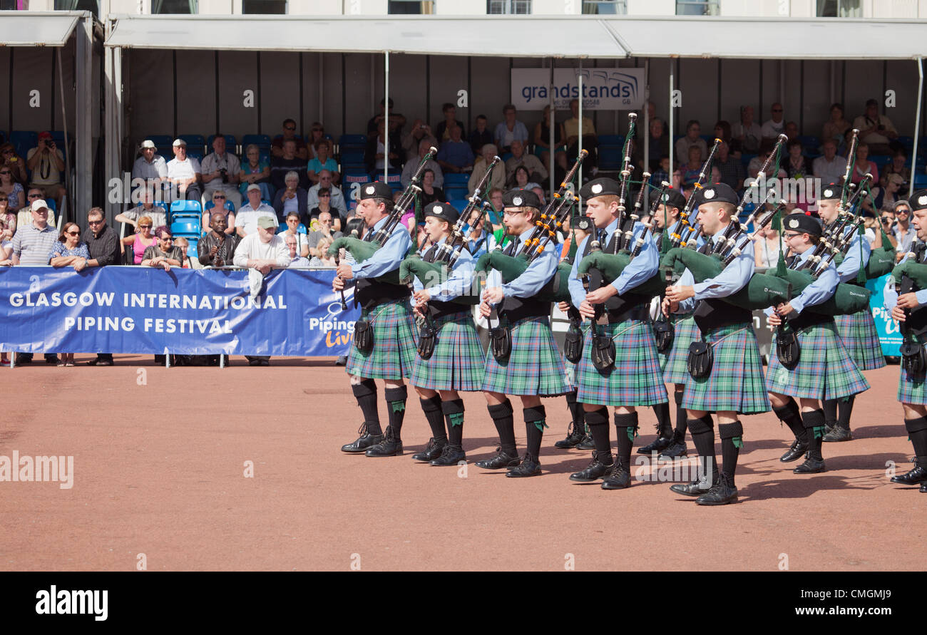 Canadian bagpipes hires stock photography and images Alamy